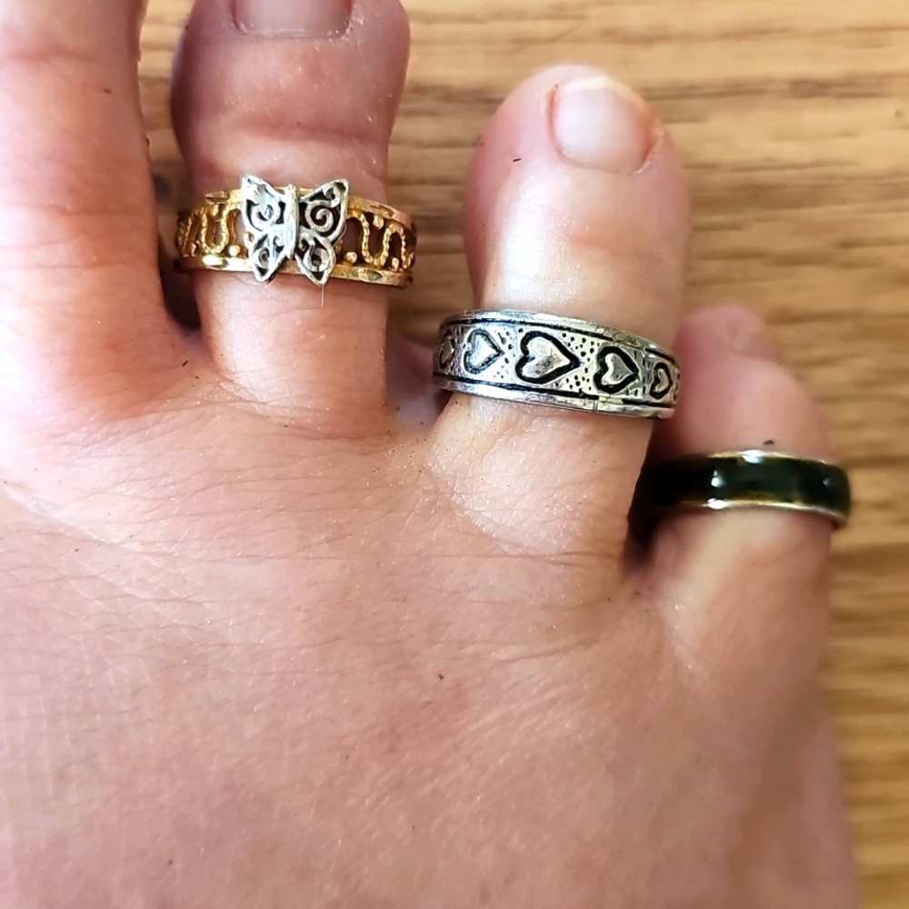 Toe ring lot